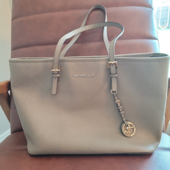 Michael Kors Handbags - Michael Kors Saffiano Jet Set Tote